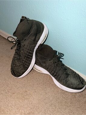 Nike Lunar Magista II Flyknit FC High-Top Sneakers in Dark Olive